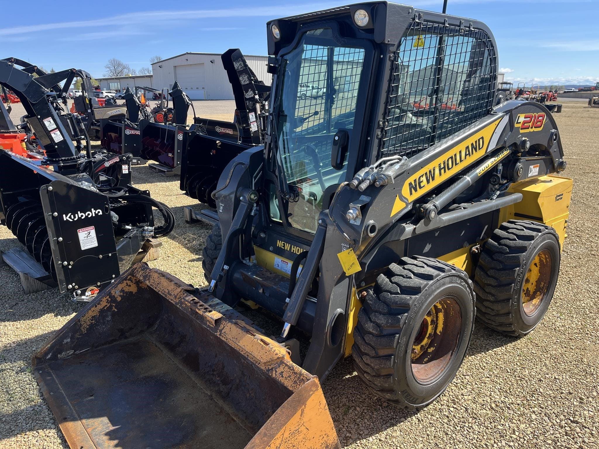 2015 New Holland L218 Equipment Image0