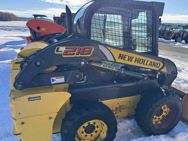 Image of New Holland L218 equipment image 4