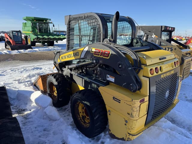 Image of New Holland L218 equipment image 3