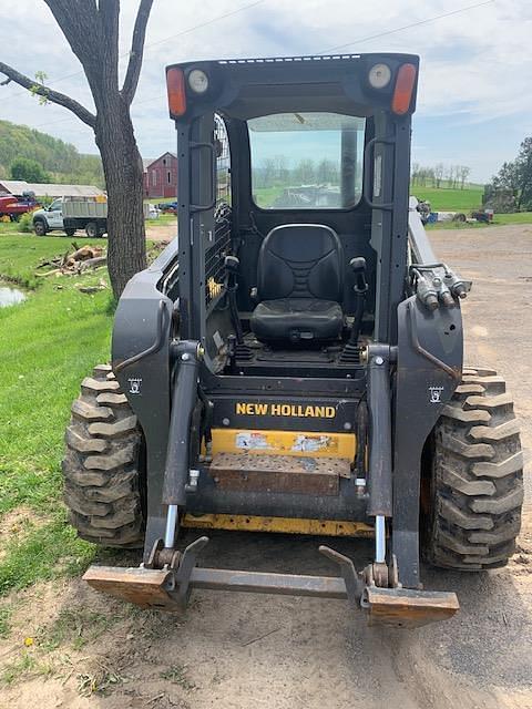Image of New Holland L220 equipment image 3
