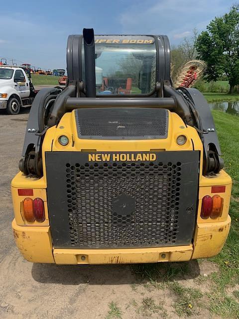 Image of New Holland L220 equipment image 2