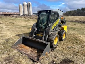 2015 New Holland L225 Image