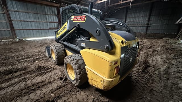 Image of New Holland L228 equipment image 4