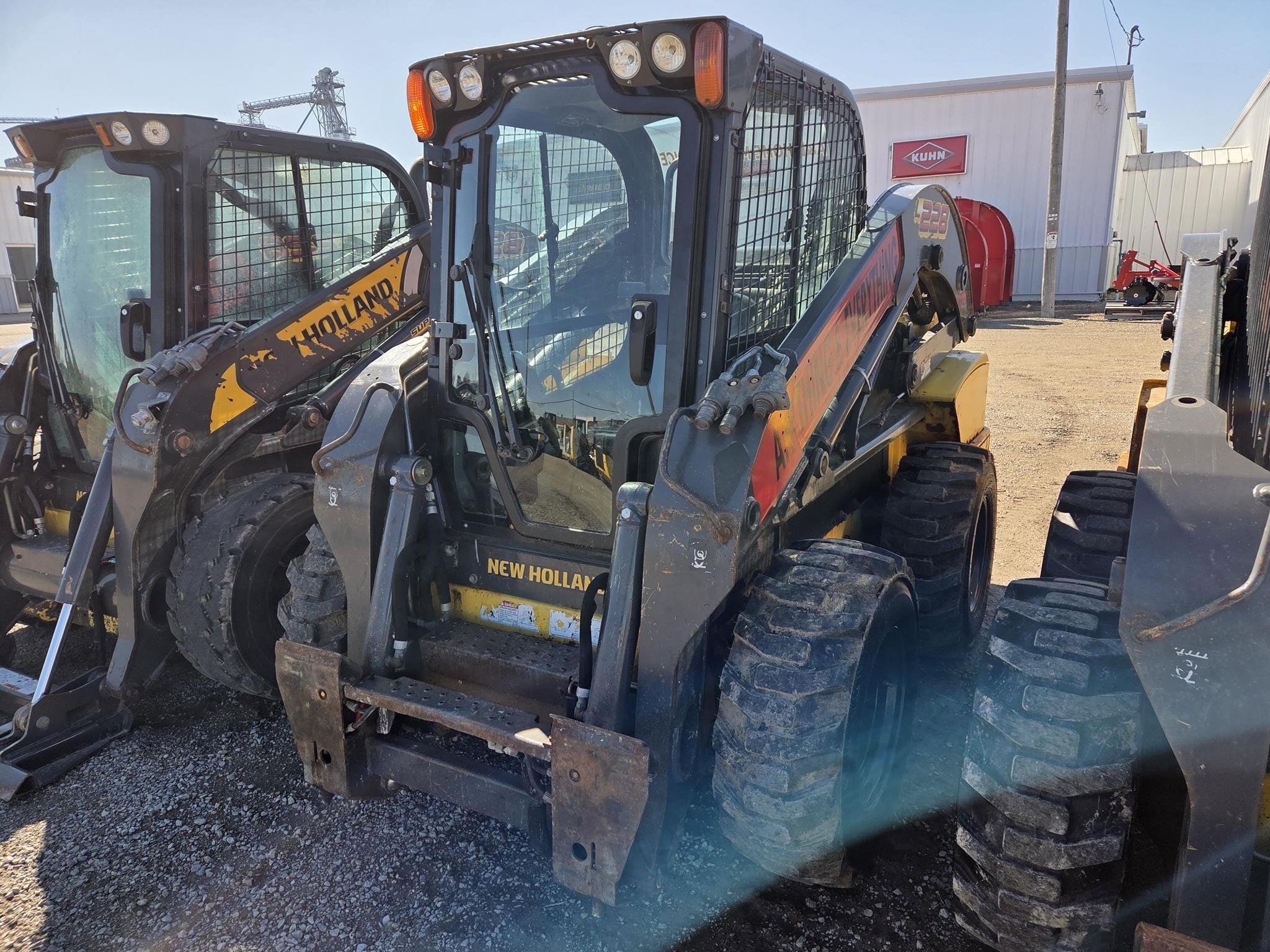 2015 New Holland L228 Equipment Image0