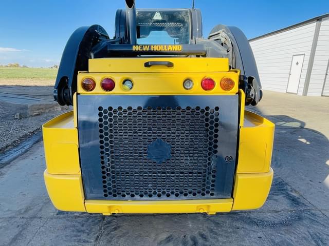 Image of New Holland L228 equipment image 4