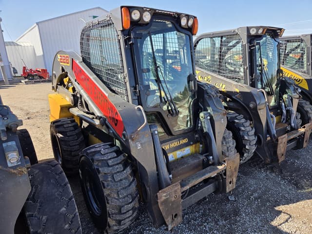 Image of New Holland L228 equipment image 2