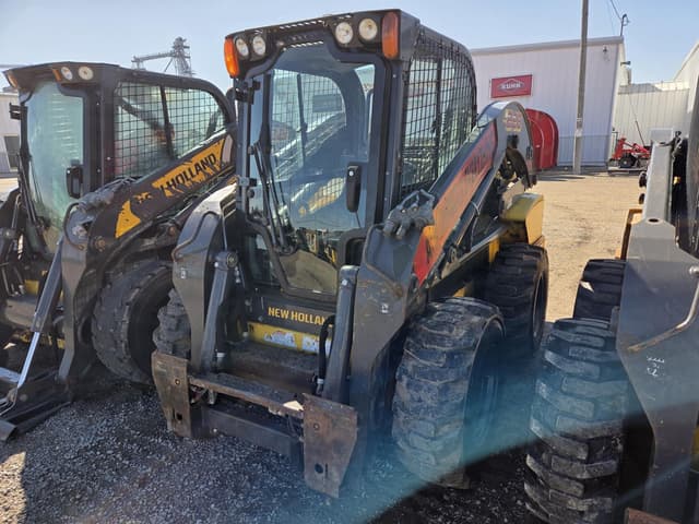 Image of New Holland L228 equipment image 3