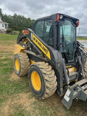 2015 New Holland L228 Image