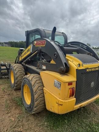 Image of New Holland L228 equipment image 2
