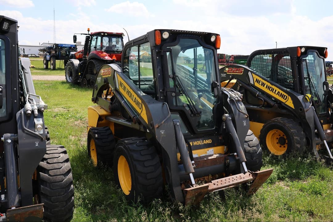 Image of New Holland L228 Primary image