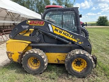 Main image New Holland L228