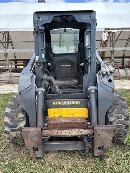 Image of New Holland L228 equipment image 2