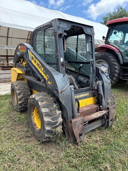 Image of New Holland L228 equipment image 1