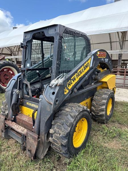 Image of New Holland L228 equipment image 3