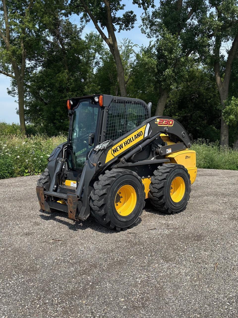 Image of New Holland L230 Primary image