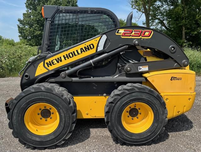 Image of New Holland L230 equipment image 1