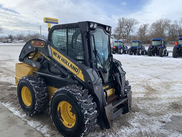 Image of New Holland L230 equipment image 2