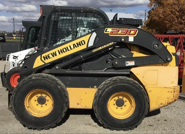 Image of New Holland L230 equipment image 1
