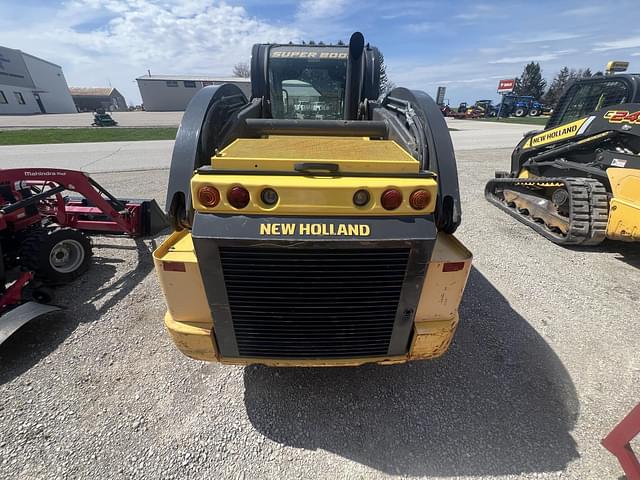 Image of New Holland L230 equipment image 3