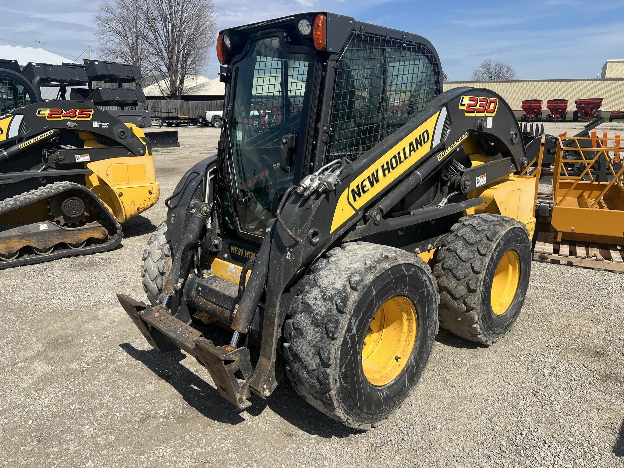 2015 New Holland L230 Equipment Image0
