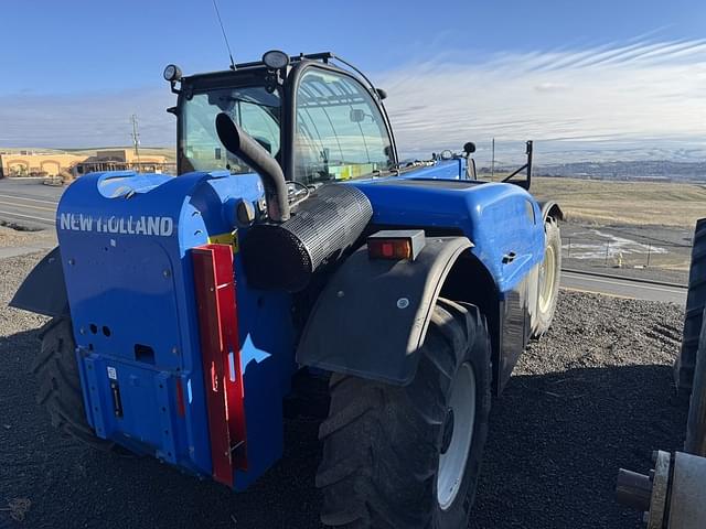 Image of New Holland LM7.42 Elite equipment image 3