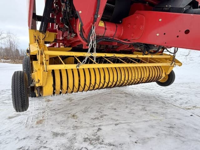 Image of New Holland RB450 equipment image 4