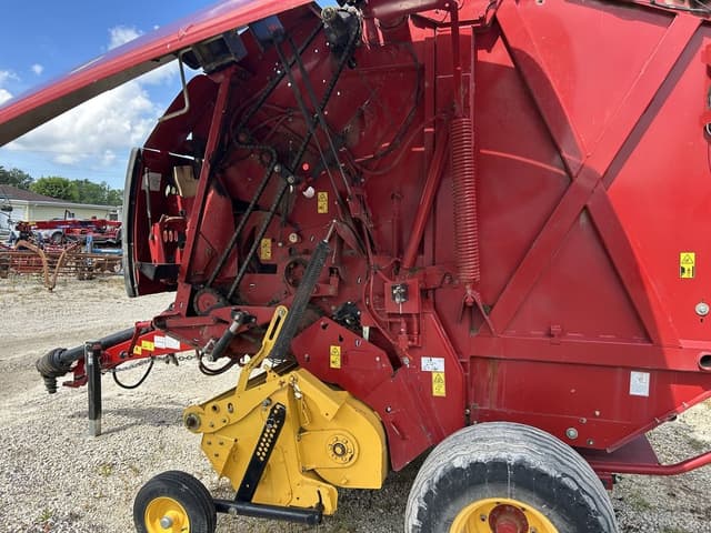 Image of New Holland RB460 equipment image 2