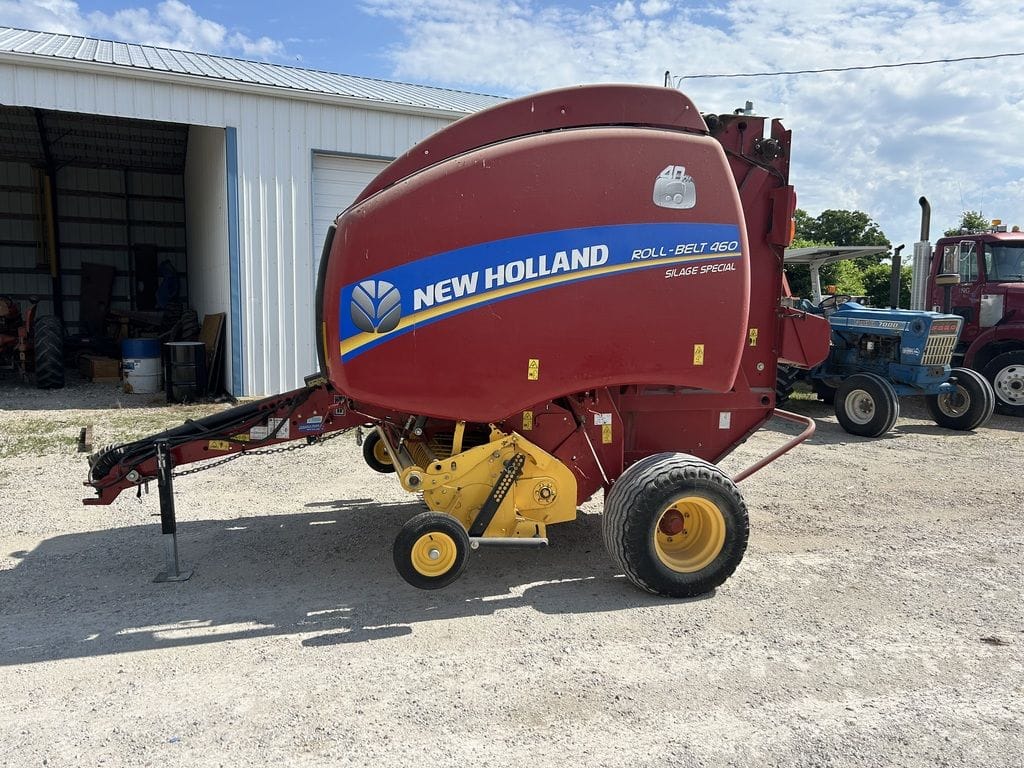 2015 New Holland RB460 Equipment Image0