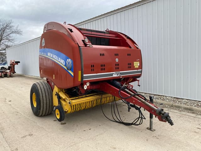 Image of New Holland RB560 equipment image 1