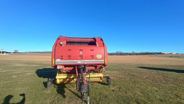 Image of New Holland RB560 Specialty Crop equipment image 3