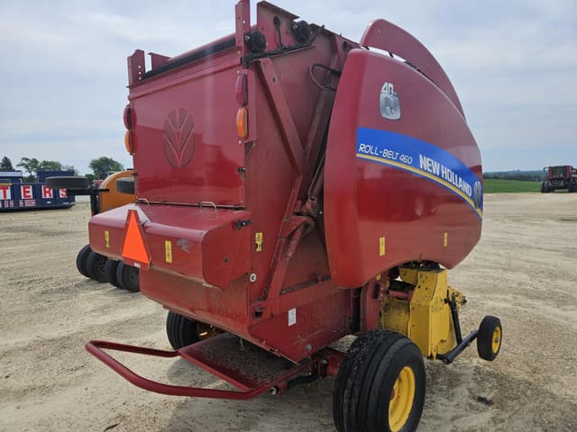 Image of New Holland RB460 equipment image 3