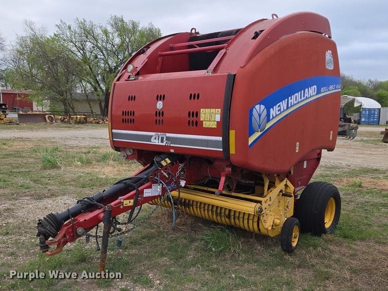 2015 New Holland RB460 Equipment Image0