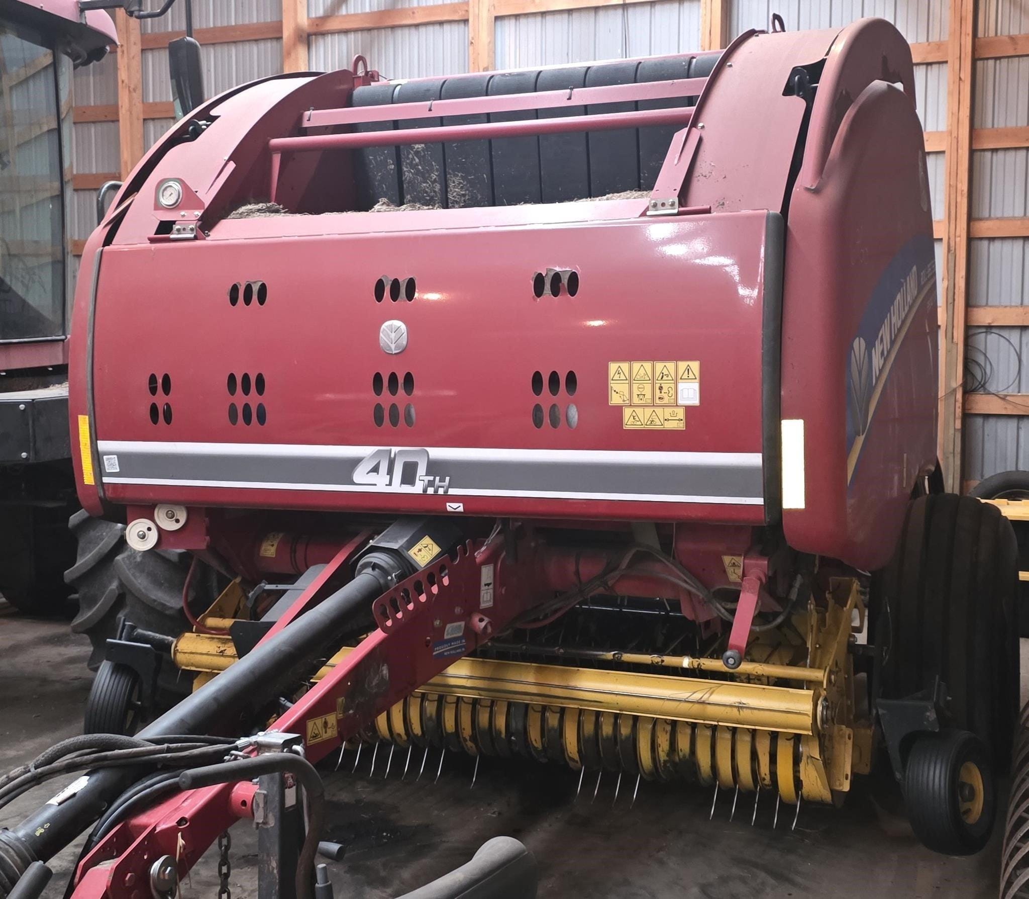 2015 New Holland RB560 Equipment Image0
