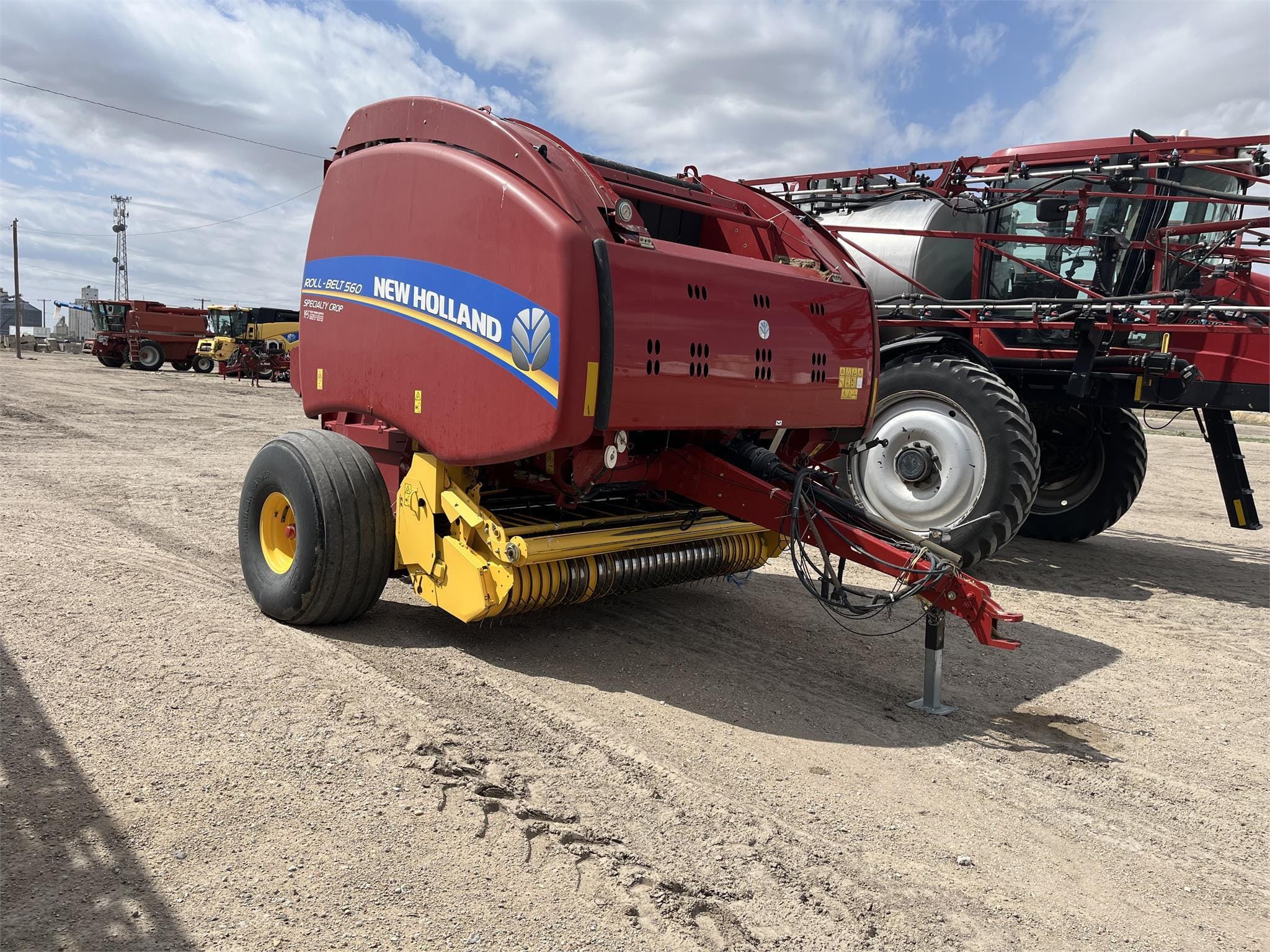 2015 New Holland RB560 Specialty Crop Equipment Image0