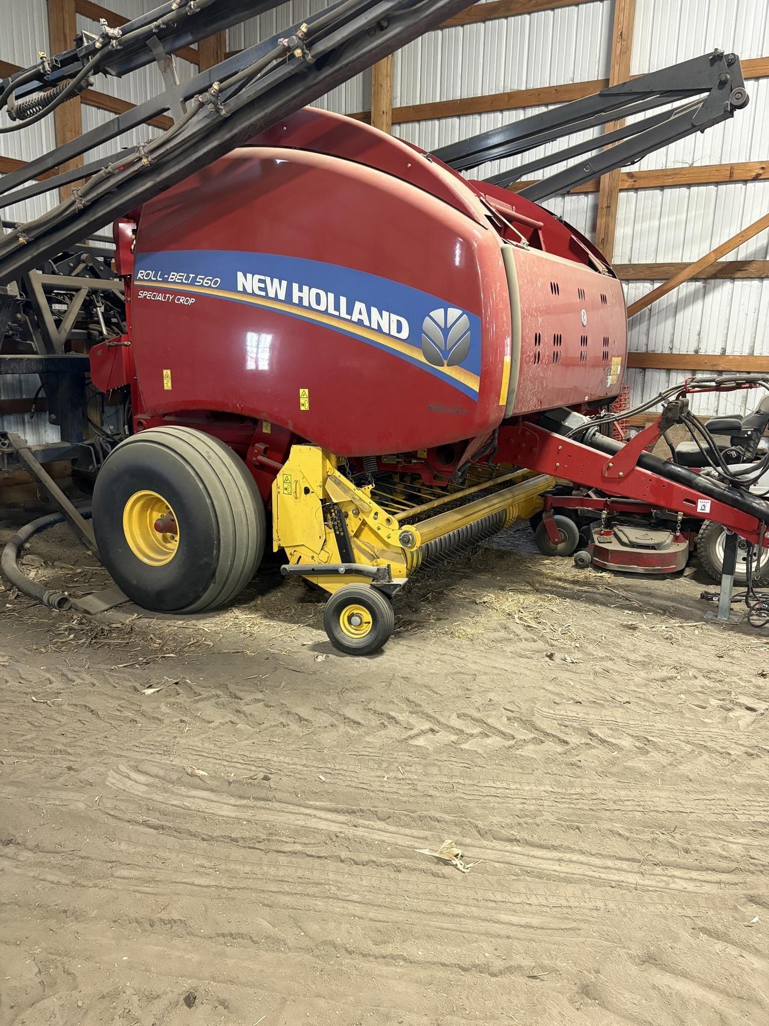 2015 New Holland RB560 Specialty Crop Equipment Image0