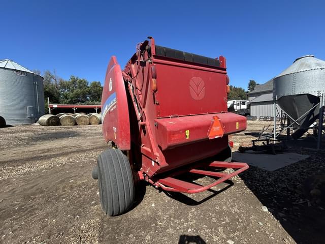 Image of New Holland RB560 Specialty Crop equipment image 4