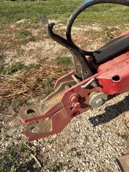 Image of New Holland RB560 Specialty Crop equipment image 4