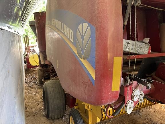 Image of New Holland RB550 equipment image 3