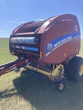 Image of New Holland RB560 Specialty Crop equipment image 1