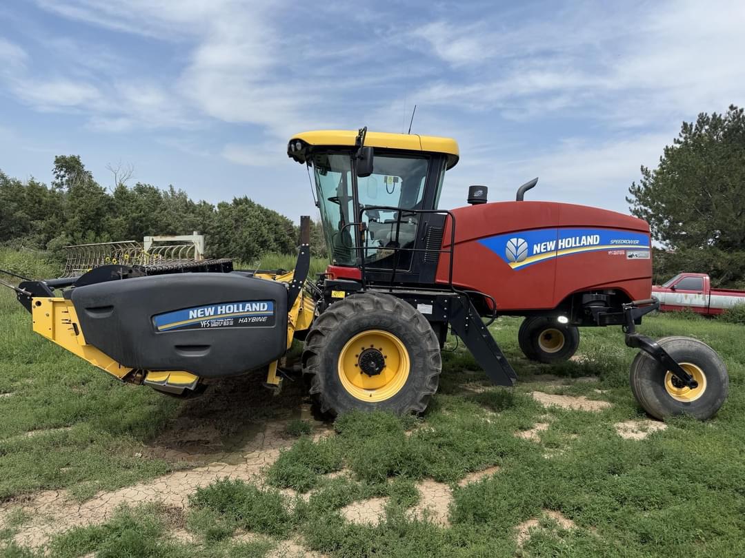 Image of New Holland Speedrower 220 Primary image