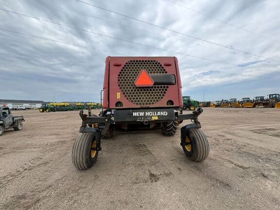Image of New Holland SR130 equipment image 2