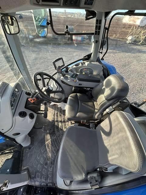 Image of New Holland T7.260 equipment image 4