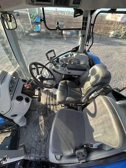 Image of New Holland T7.260 equipment image 4