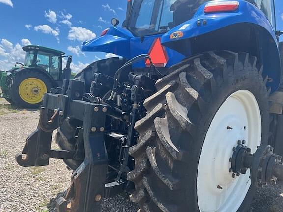 Image of New Holland T8.350 equipment image 4