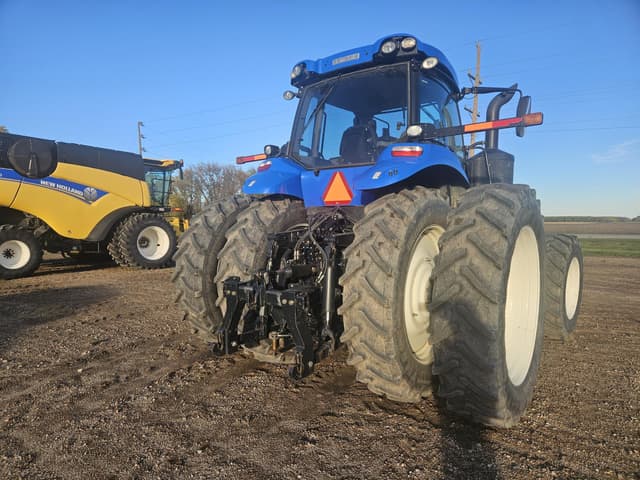 Image of New Holland T8.320 equipment image 3
