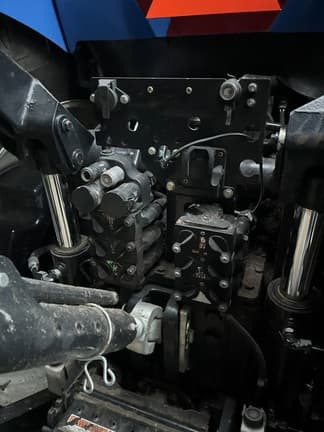 Image of New Holland T8.320 equipment image 4