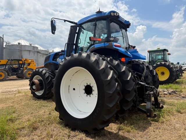 Image of New Holland T8.350 equipment image 2