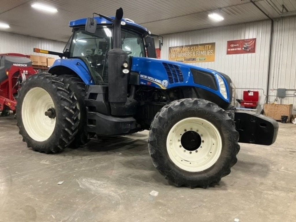 2015 New Holland T8.410 Equipment Image0