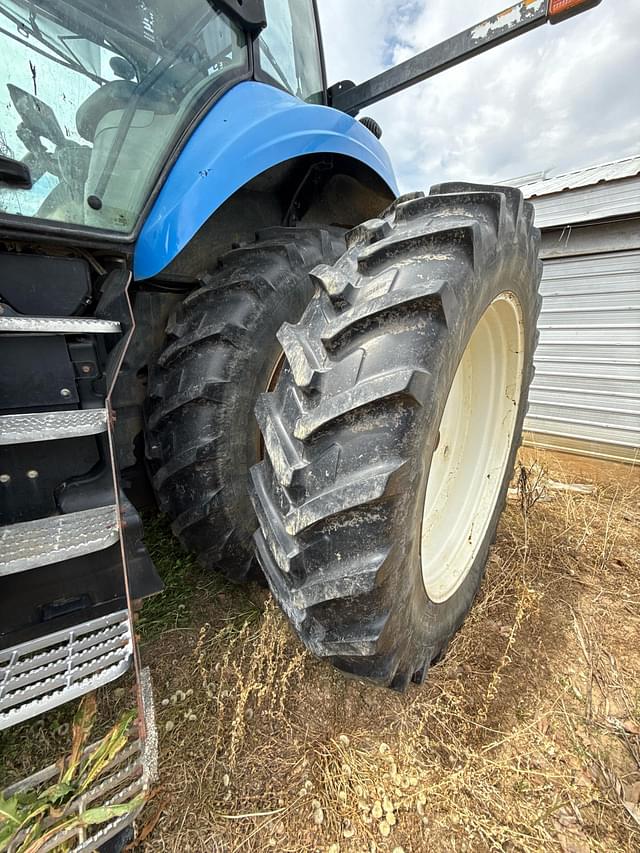 Image of New Holland T8.410 equipment image 4