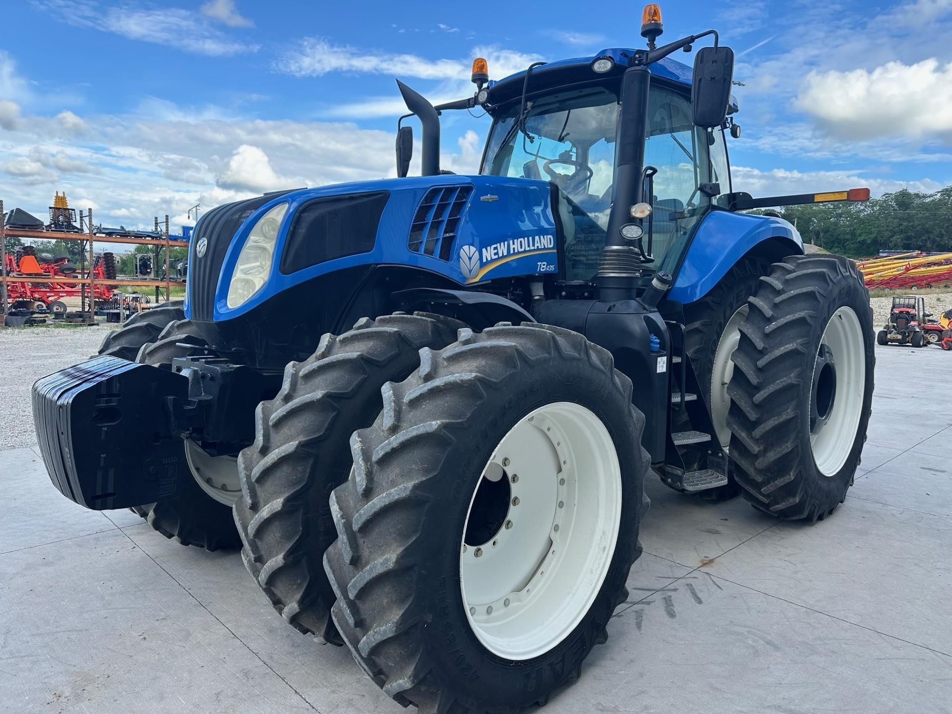 2015 New Holland T8.435 Equipment Image0